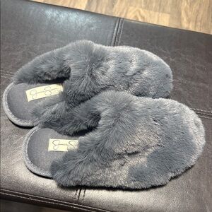 Jessica Simpson gray Plush Slippers